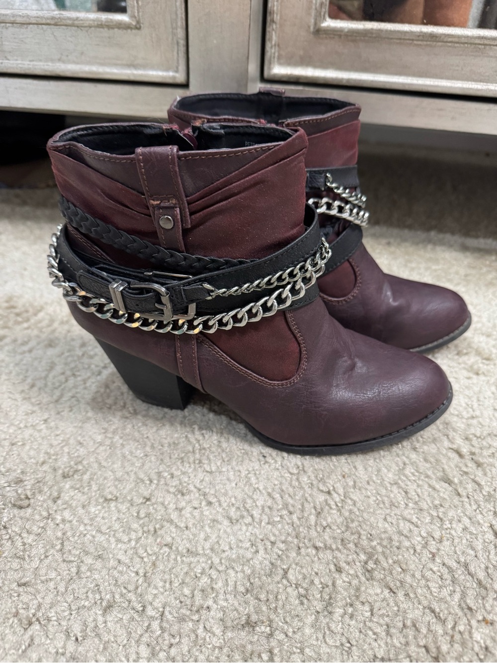 BKE Buckle Women's Burgundy Chain-Accent Ankle Bootie Boots